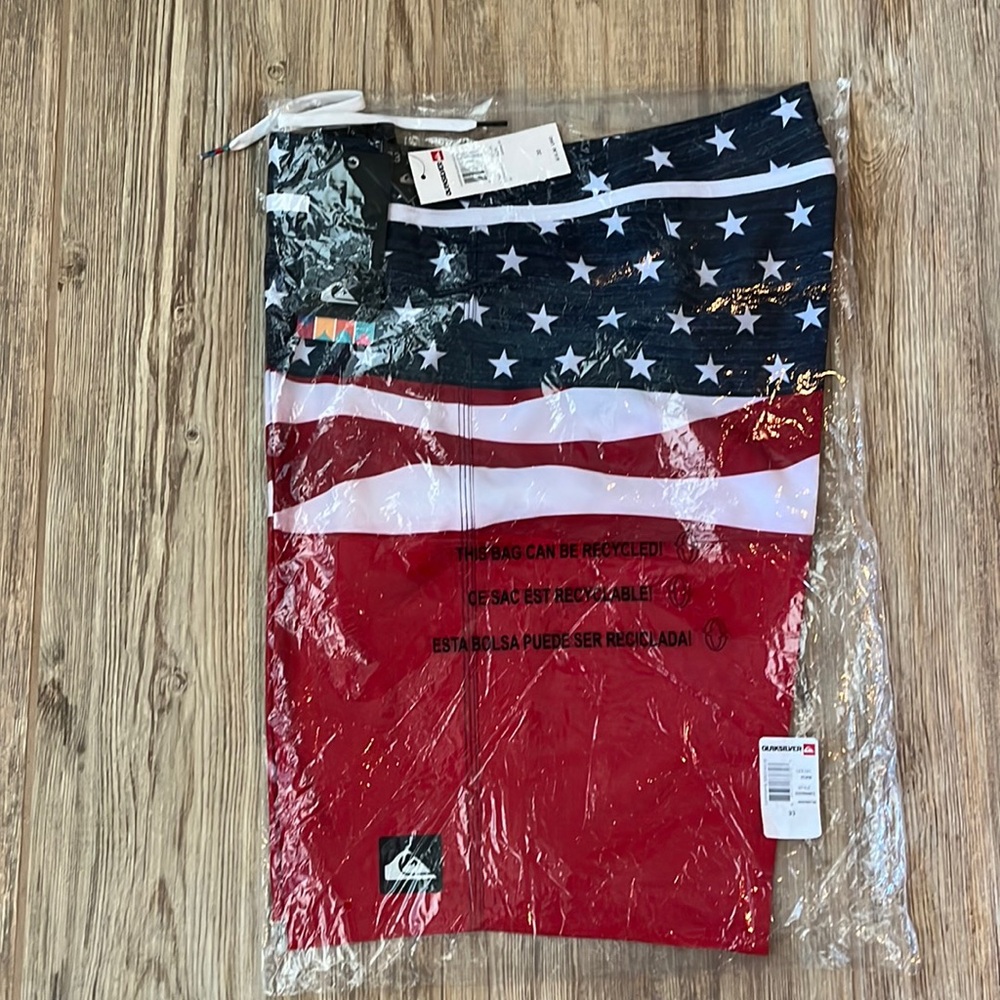 Quicksilver Board shorts - 33 x 20